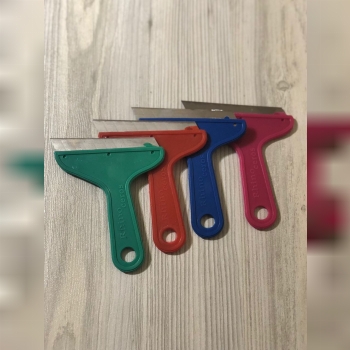 تیغ شیشه پاک کن پلاستیکیدر رنگ های