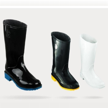 چکمه کشاورزی شهپردر رنگ های سفید و