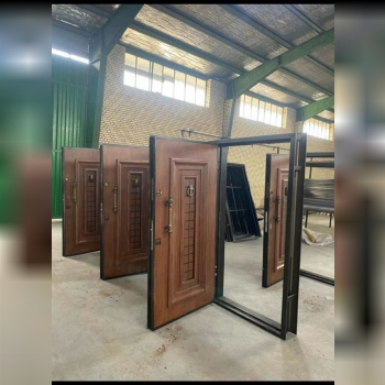 *گروه صنعت کرال کاپی و استار پلاست