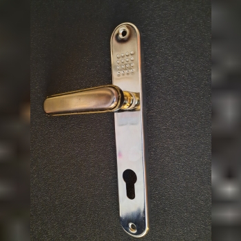 ۰۹۱۲۰۱۳۵۲۹۱حسین فتحی پویا