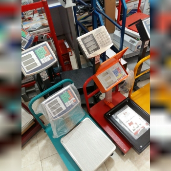 فروش انواع ترازو و باسکول ویژه همک