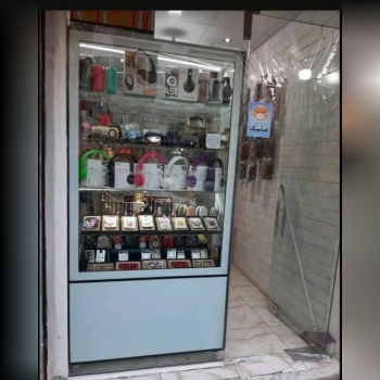 ویترین و پیشخوان مغازه قفسه پیشخوا