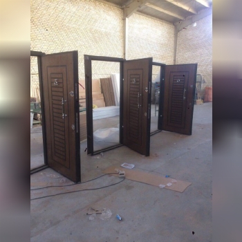 ﷽ توليد كننده انواع دربهاي ضد سرقت