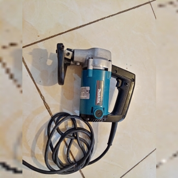 ورق بر ماکیتا JS3200