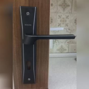 دستگیره سرویس و کلیدی وسویچی و آپارتمانی مارک کلوم در دو رنگ مشکی و سفید مستقیم از تولید کننده محترم