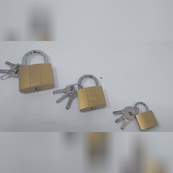 قفل آویز گوسامی کلید ناودونی در دو سایز ۵۰ و ۶۳ نقدی به ترتیب !!! و !!! تومان کارتنی تعداد در کارتن 