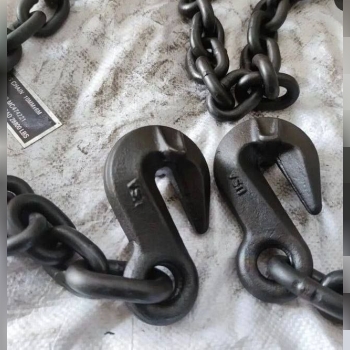 تهیه و توزیع زنجیر های ۶ متری یا ۹ متری ........بیشتر در تریلرهای حمل بار بین شهری برای مهار کانتینر
