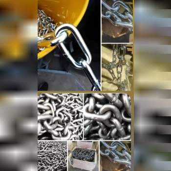 زنجیر بار، زنجیری است که برای بلند کردن و جابجایی بارهای سنگین می‌شود. این زنجیرها به دلیل استحکام و