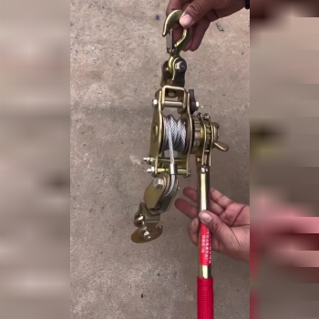 پولیفت سیم بکسلی برای کشیدن کابل یا سیم مهار در انتهای خطوط گرم استفاده می شود. که مدل تسمه برزنتی ا