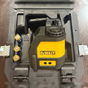 تراز لیزری طرح دیوالت