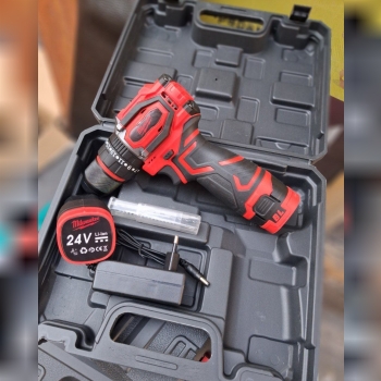 دریل شارژی براشلس طرح میلواکی 