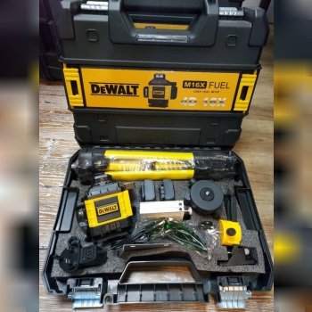 تراز لیزری طرح دیوالت 