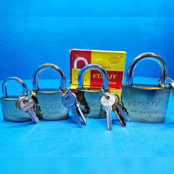 قفل آویز طلایی کلید ساده