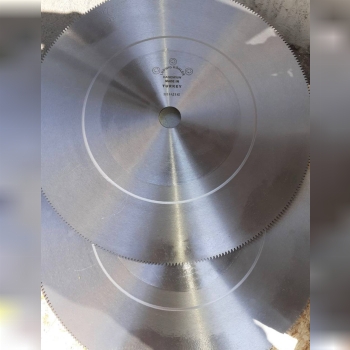 تیغ اره اتشی سه گل