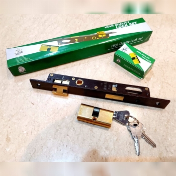  قفل 2/5 سویچی تمام برنجی Simba زبانه ها و سیلندر برنجی کارتن 60 عددی قیمت دسته اول لینک کانال واتسا