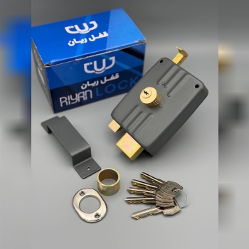  ⭐️قفل حیاطی برنجی طرح ایزو کلید دوشیار ریان⭐️ توپی کامل برنج،زبانه برنج⭐️ پنج۵ کلید دوشیار برنجی⭐️ 