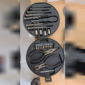 ست جعبه ابزار کیفیت و قیمت عالی ، طرح تایر تعداد در کارتن ۴۸ عدد دارای تخفیف همکار قیمت دسته اول : د