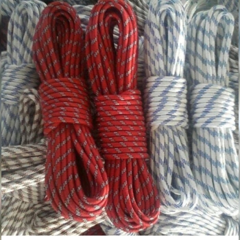 بازرگاني ويتال ابزار وارد كننده و مركز پخش. زنجير. جرثقيل. سيم بكسل وتسمه هاى حمل بار....