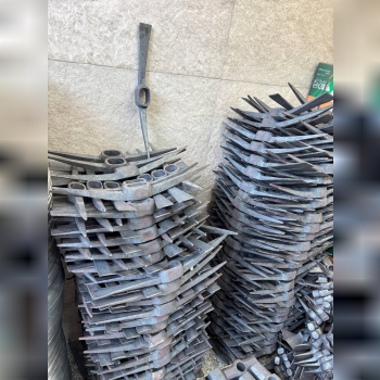 ⁨ ⁨ کلنگ دست ساز تمام فولادی 