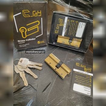  سیلندر 7 برنجی دوشیار C.REY کلید دوشیار /دارای تسمه فولادی کلید و سیلندر تمام برنجی دارای ضمانت تعی