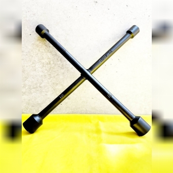 آچار چهار پر