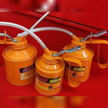روغن دان هندی داخل فلز